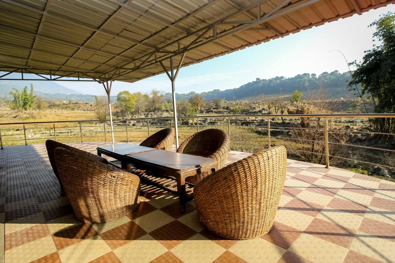 Oyo 8367 Hotel The Woodz Palampur Luaran gambar